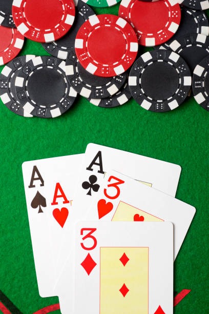 paitohkloto mobile app interface showing sportsbook and live casino sections